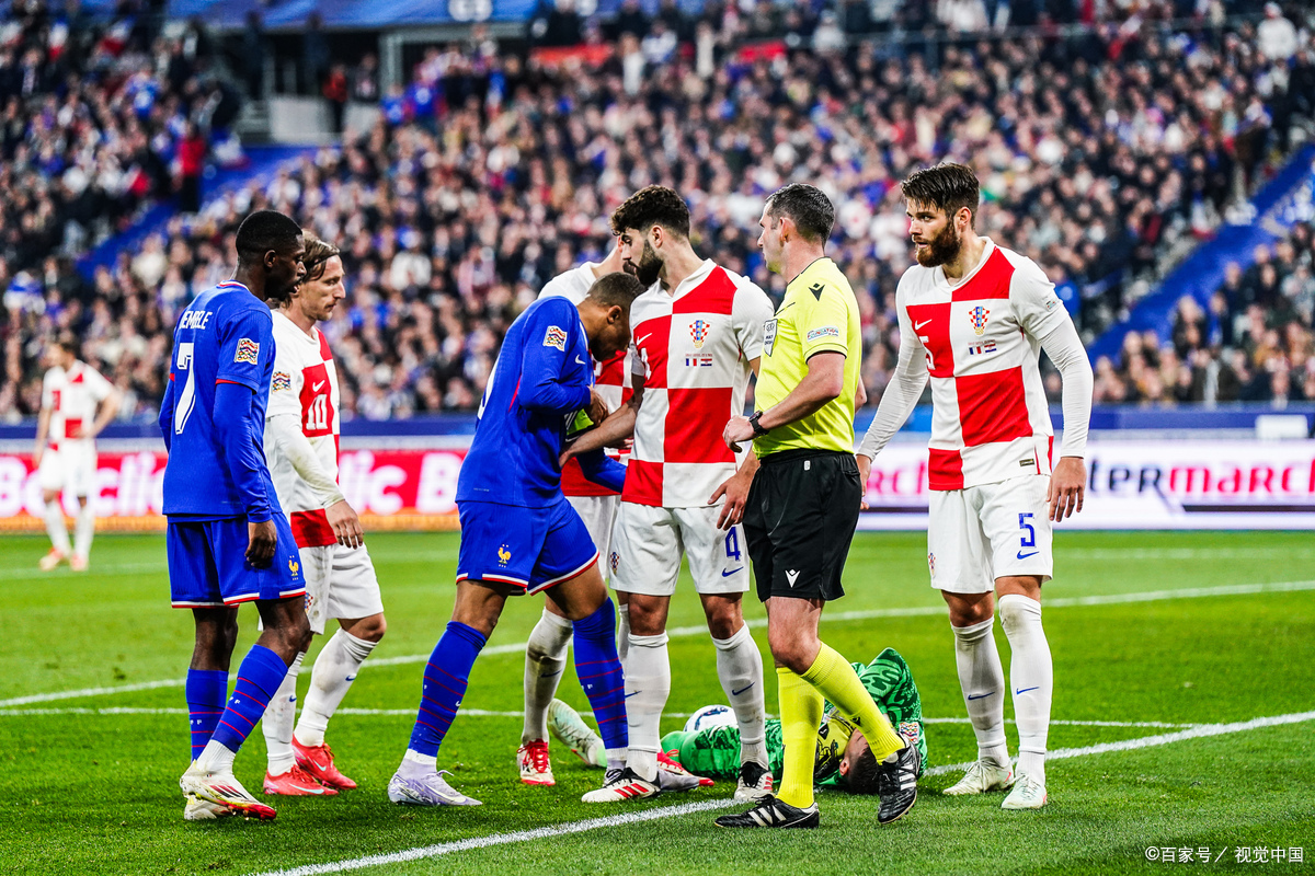 包含荷兰与克罗地亚激烈对抗收平的词条