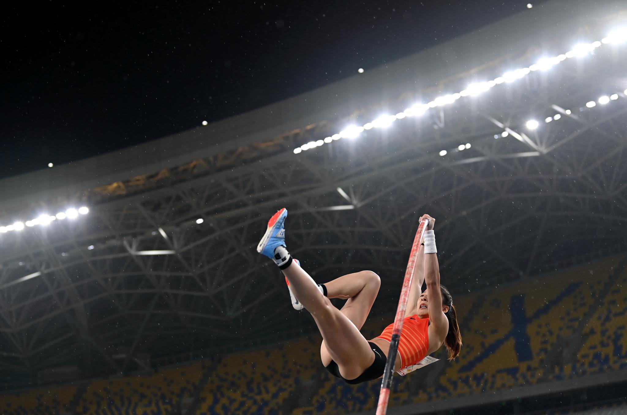 荷兰女子田径选手晋级撑杆跳比赛