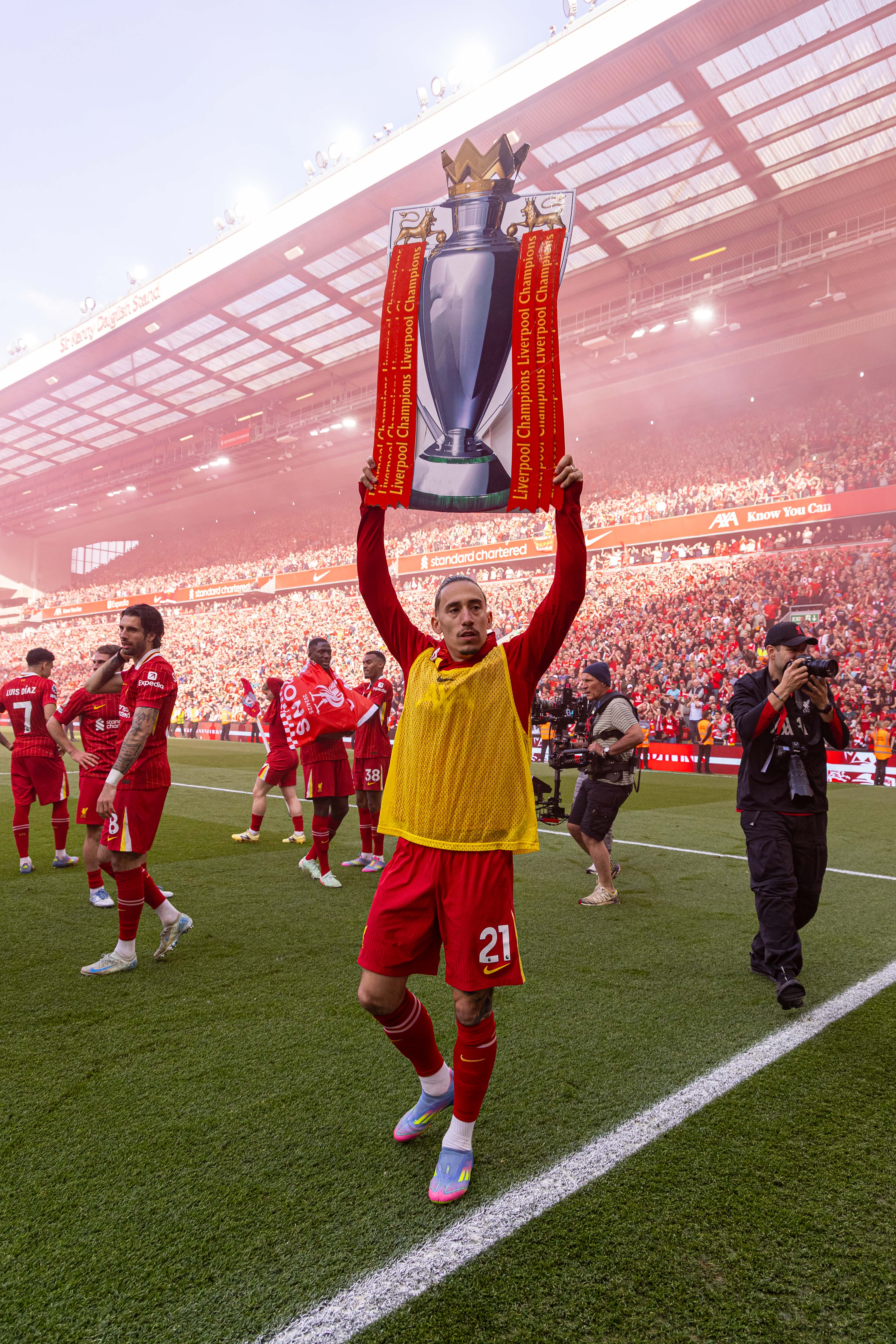 包含热刺惜败利物浦：热刺遭遇失利的词条