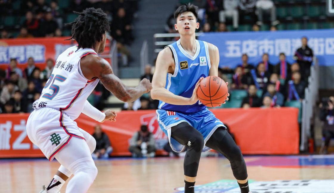 一名核心球员意外伤退，球队备战受挫