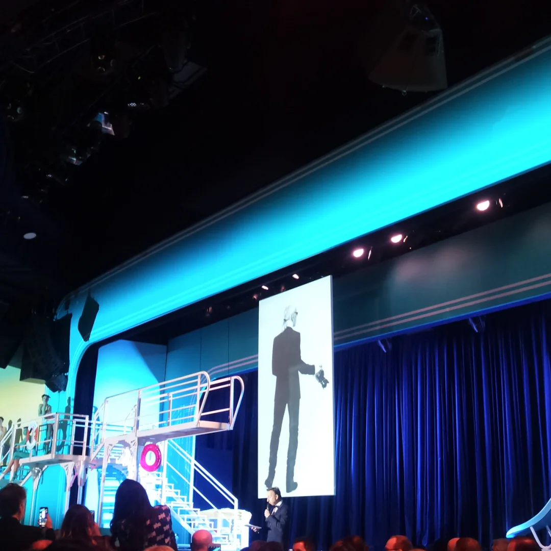 摩纳哥夜间舞会，圣弗朗斯神秘入场