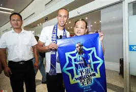 PG电子官网-苏宁新援突破关键球，协力帮助球队赢得宝贵三分