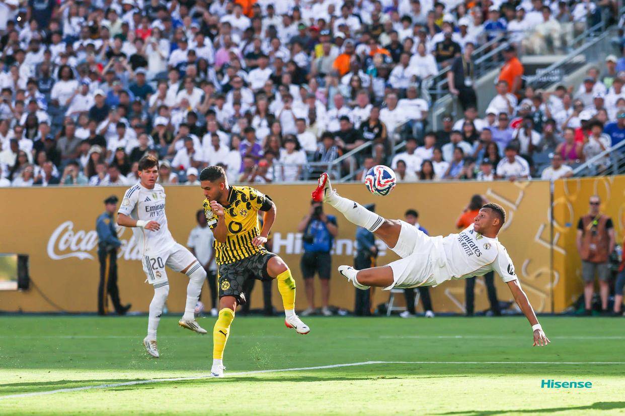 皇马赢得比赛，球队士气高涨的简单介绍