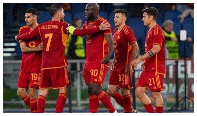 里尔主教练赞赏球队团结合作