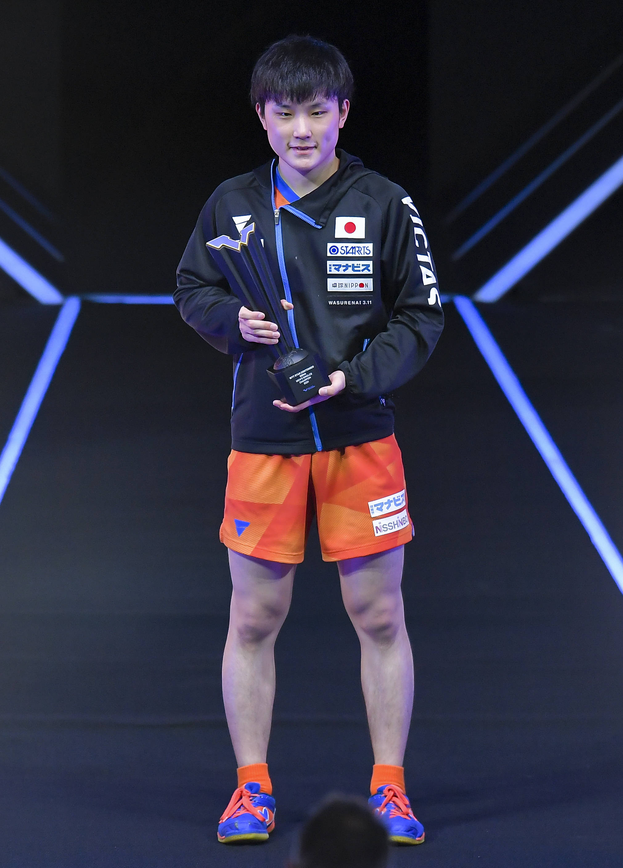 葡萄牙选手登上乒乓球比赛男子团体颁奖台