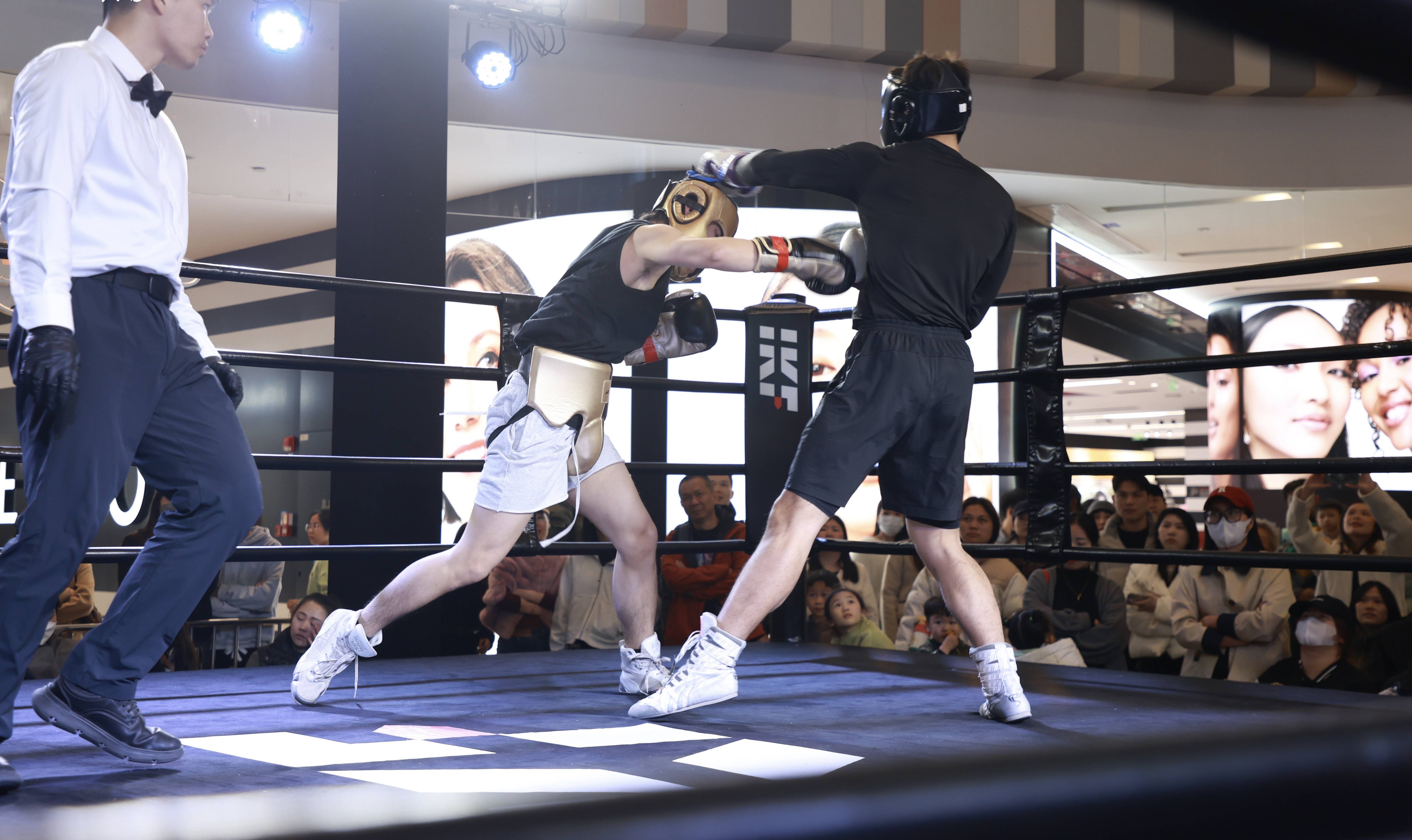 PG电子试玩官网-激烈拼搏：拳击选手实现突破的简单介绍