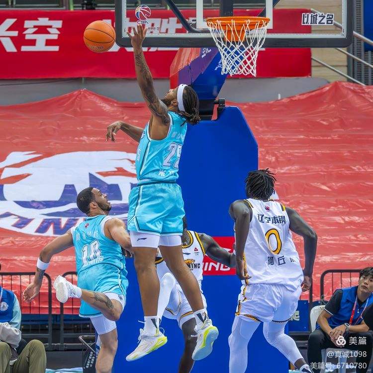 辽宁男篮出色表现，轻松击败了青岛队