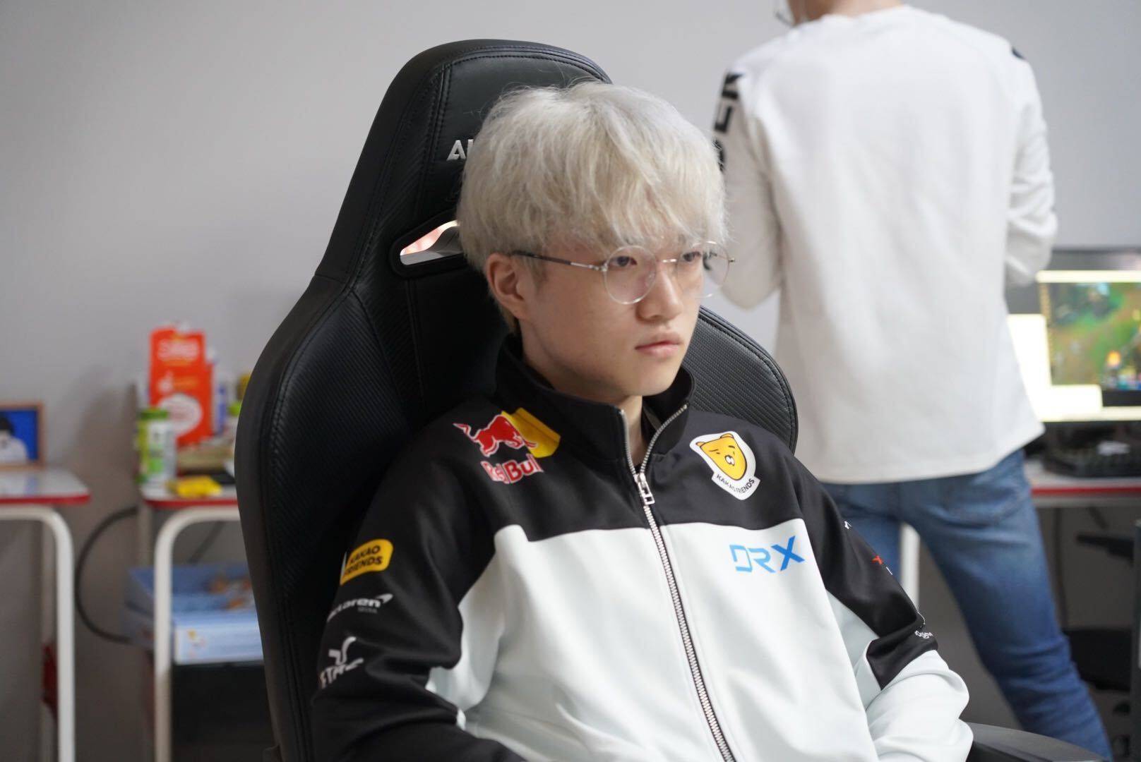 PG平台-DRX力克FLY，Keria打出惊人五杀鏖战多局淘汰赛，点燃全场激情