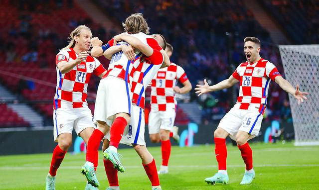 欧洲杯冠军争夺狭路相逢，势均力敌