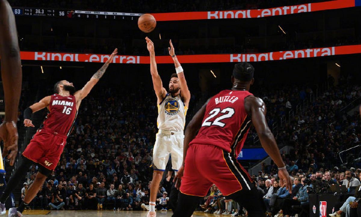 热火客场击败独行侠，取得三连胜