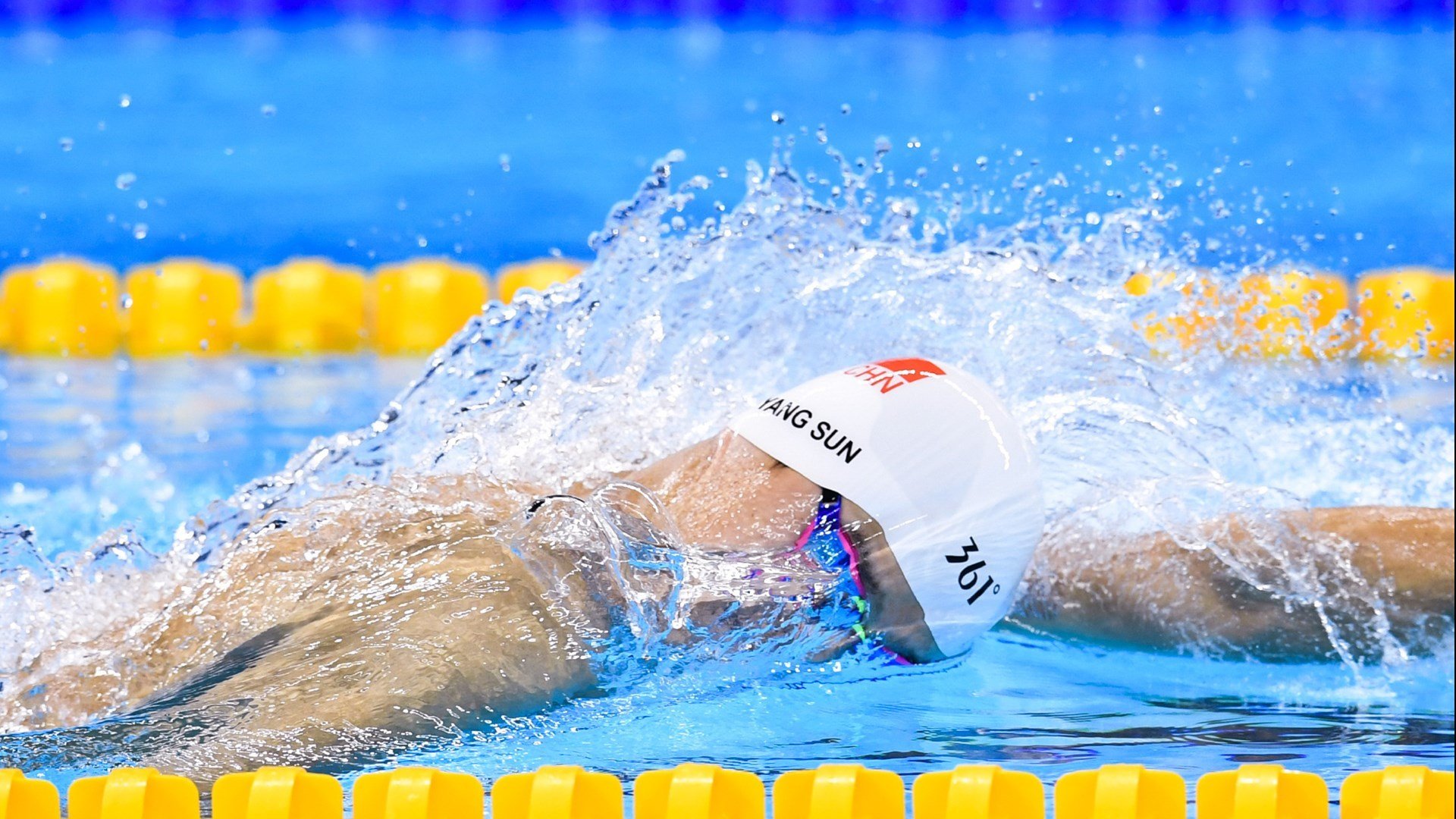 篮球巨星空降英超夜，当浓眉用指尖改写足球历史