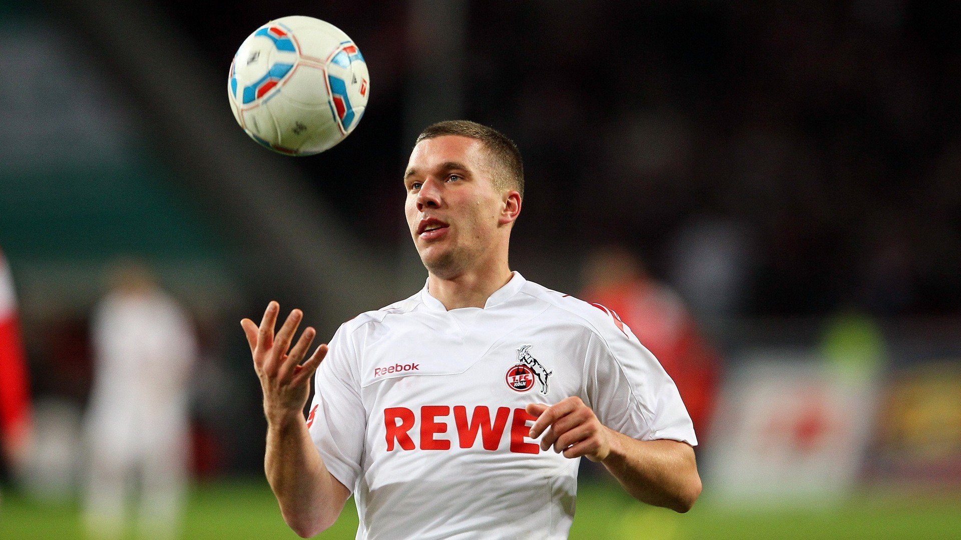 深圳风暴席卷天山，易建联率队碾压新疆，奏响赛季最强音